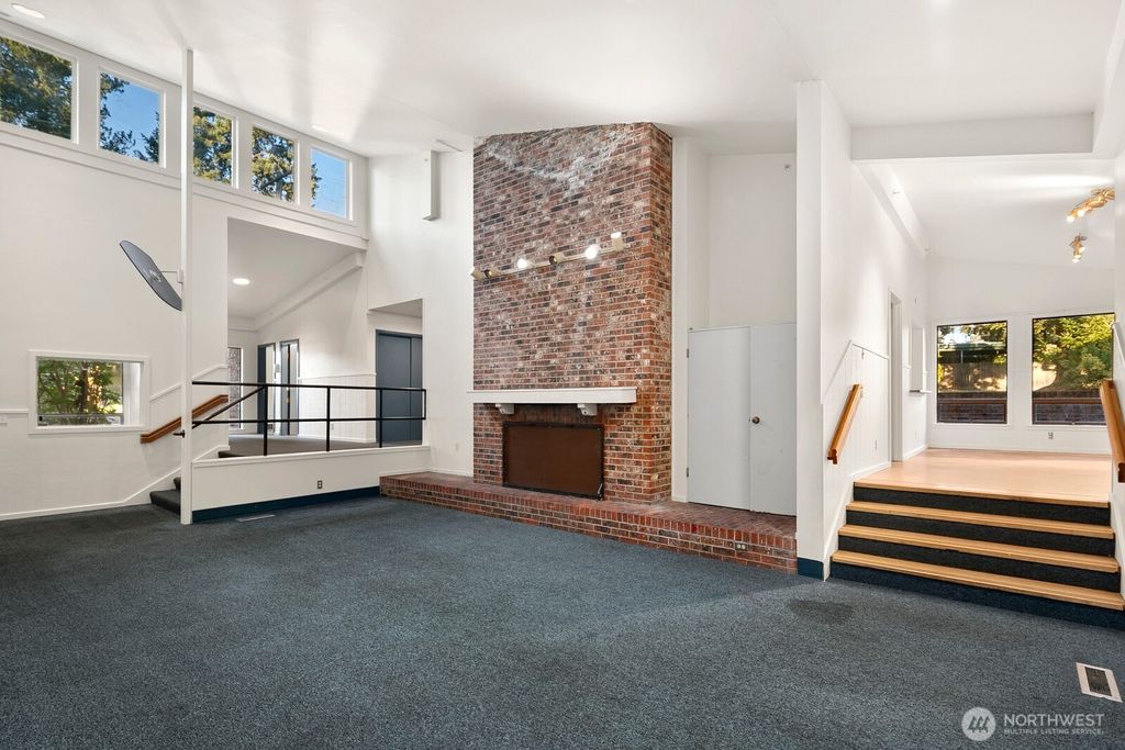 Photo of 3601 NE 123rd Street, Seattle, WA 98125 (MLS # 2477940)