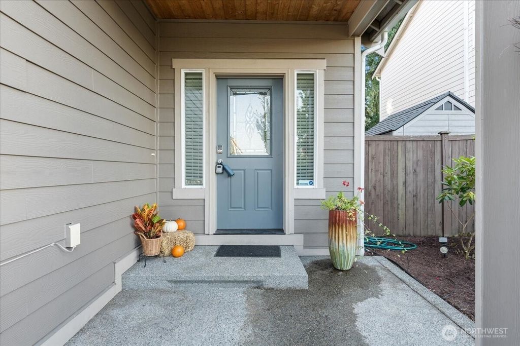 Photo of 2622 57th Street SE, Auburn, WA 98092 (MLS # 2433379)