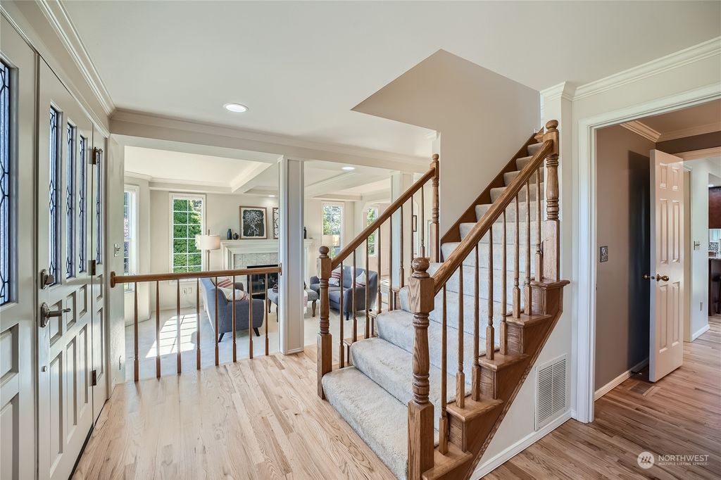 Photo of 4637 176 Avenue SE, Bellevue, WA 98006 (MLS # 2212909)