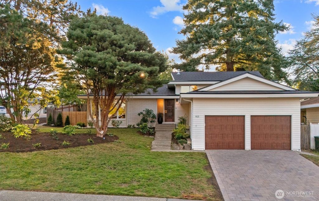 Photo of 915 145th Place SE, Bellevue, WA 98007 (MLS # 2434063)