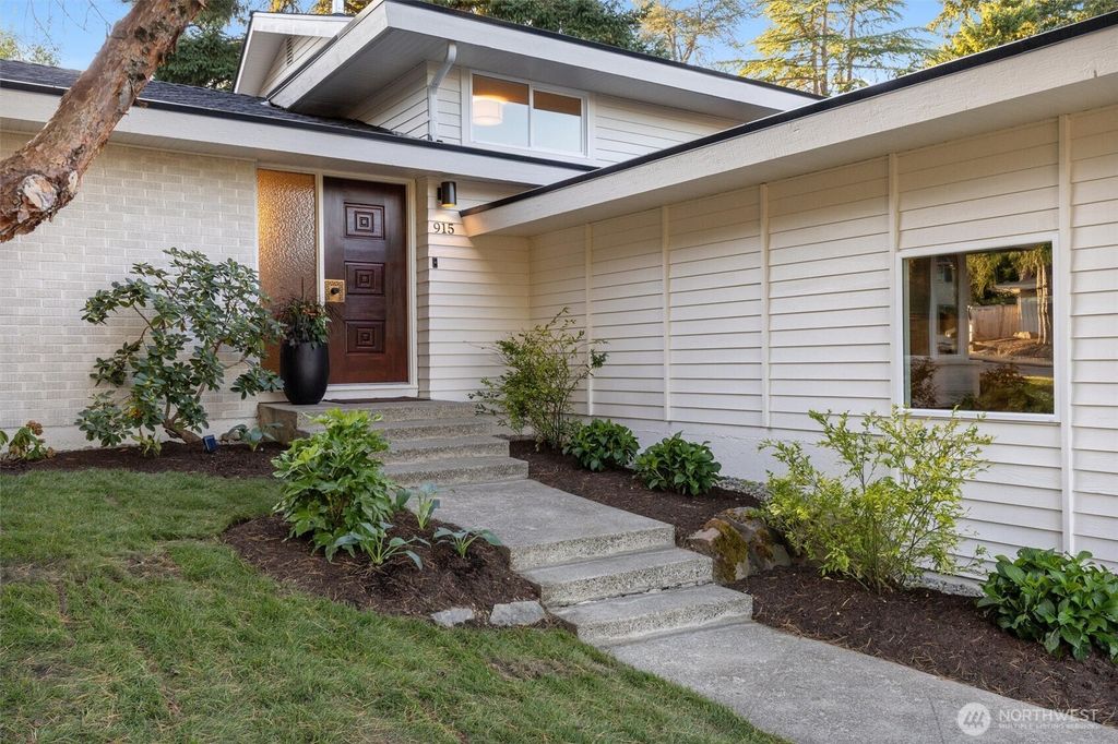 Photo of 915 145th Place SE, Bellevue, WA 98007 (MLS # 2434063)