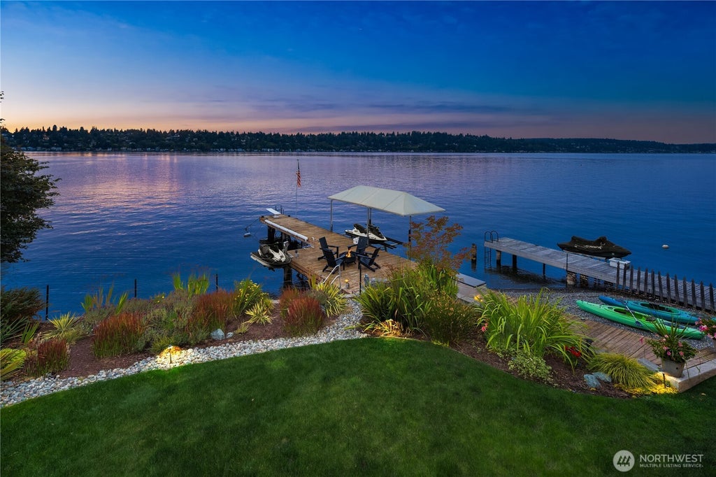 Photo of 13031 Holmes Point Drive NE, Kirkland, WA 98034 (MLS # 2578061)