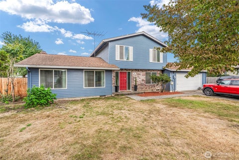 Photo of 341 Fir Avenue, Woodland, WA 98674 (MLS # 2575996)