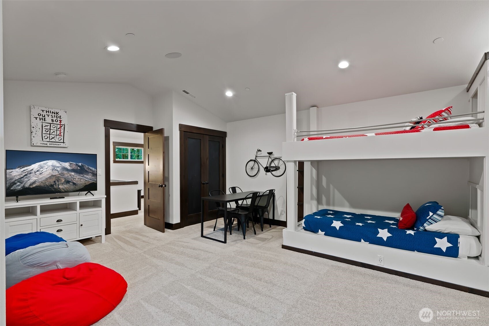 Cle Elum, Washington, 98922, United States, 4 Bedrooms Bedrooms, ,5 BathroomsBathrooms,Residential,Active,2012928
