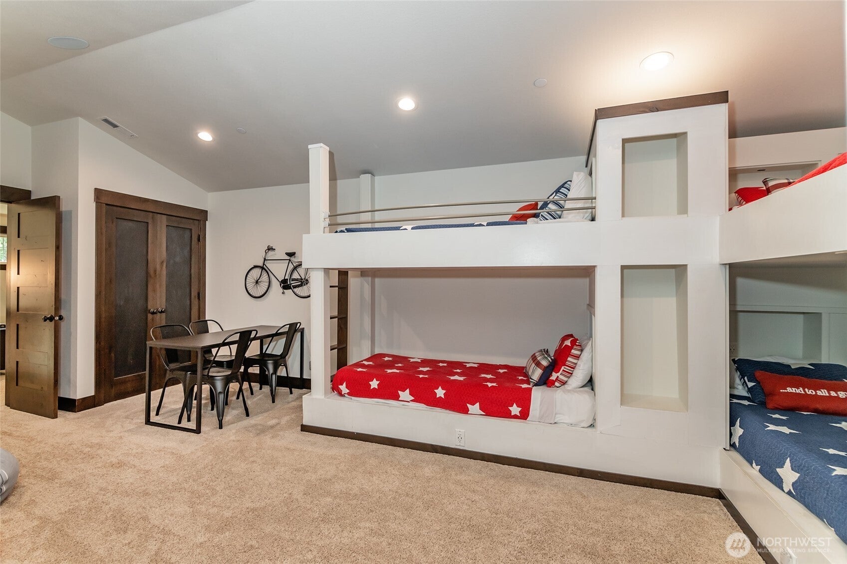 Cle Elum, Washington, 98922, United States, 4 Bedrooms Bedrooms, ,5 BathroomsBathrooms,Residential,Active,2012928