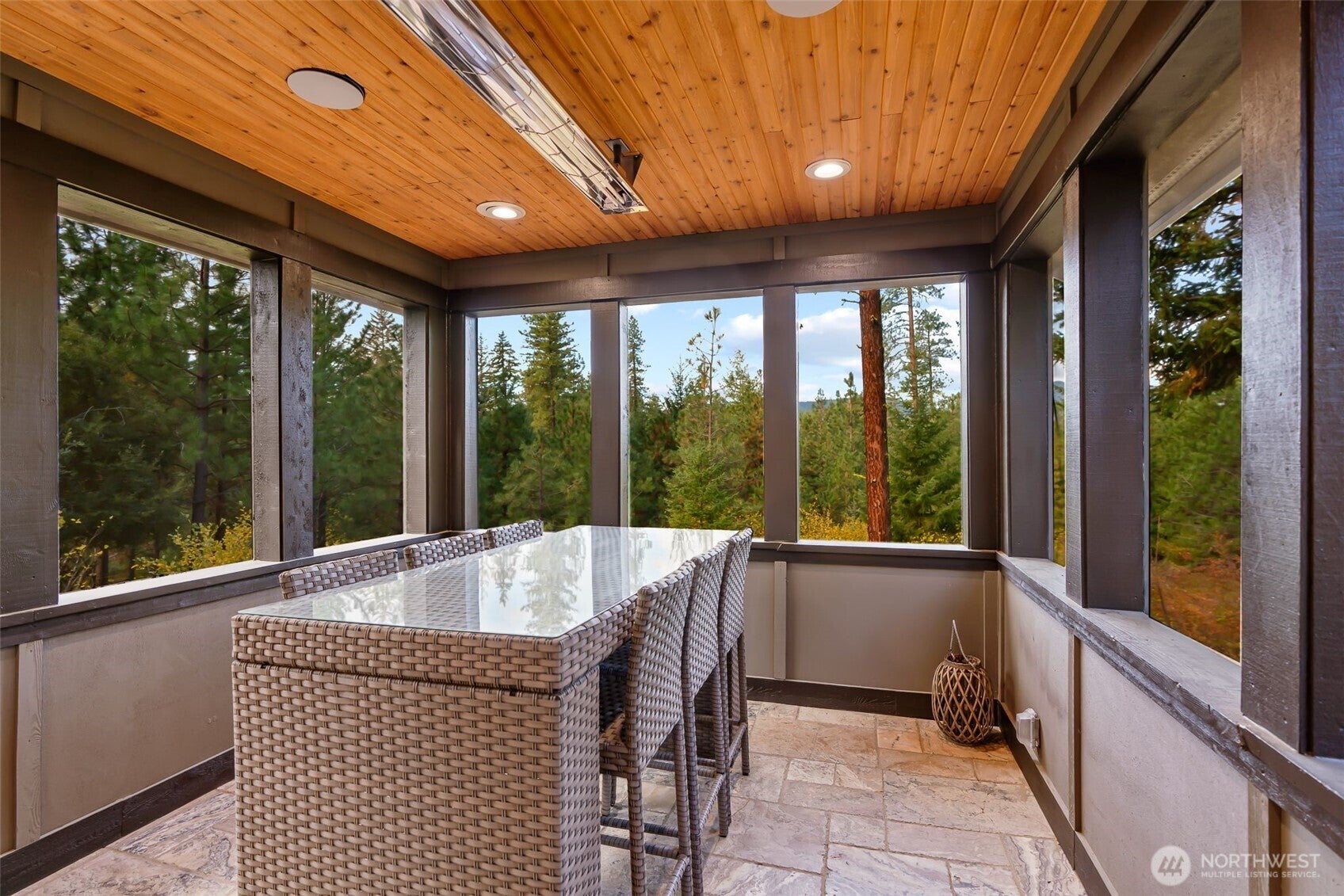 Cle Elum, Washington, 98922, United States, 4 Bedrooms Bedrooms, ,5 BathroomsBathrooms,Residential,Active,2012928