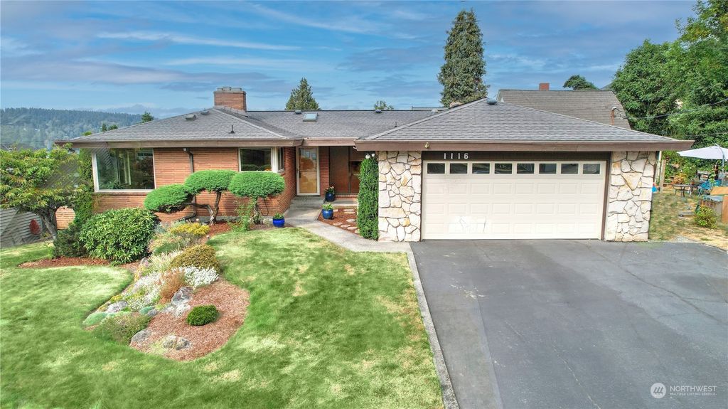 Photo of 1116 N 36th Street, Renton, WA 98056 (MLS # 1984676)