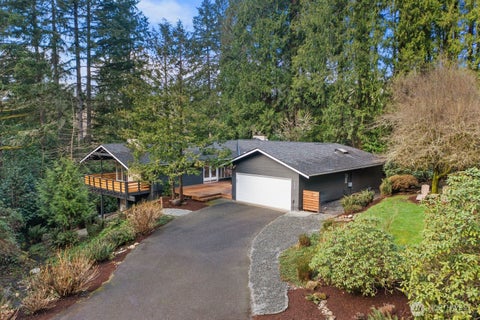 Photo of 1520 Sycamore Drive SE, Issaquah, WA 98027 (MLS # 2539438)