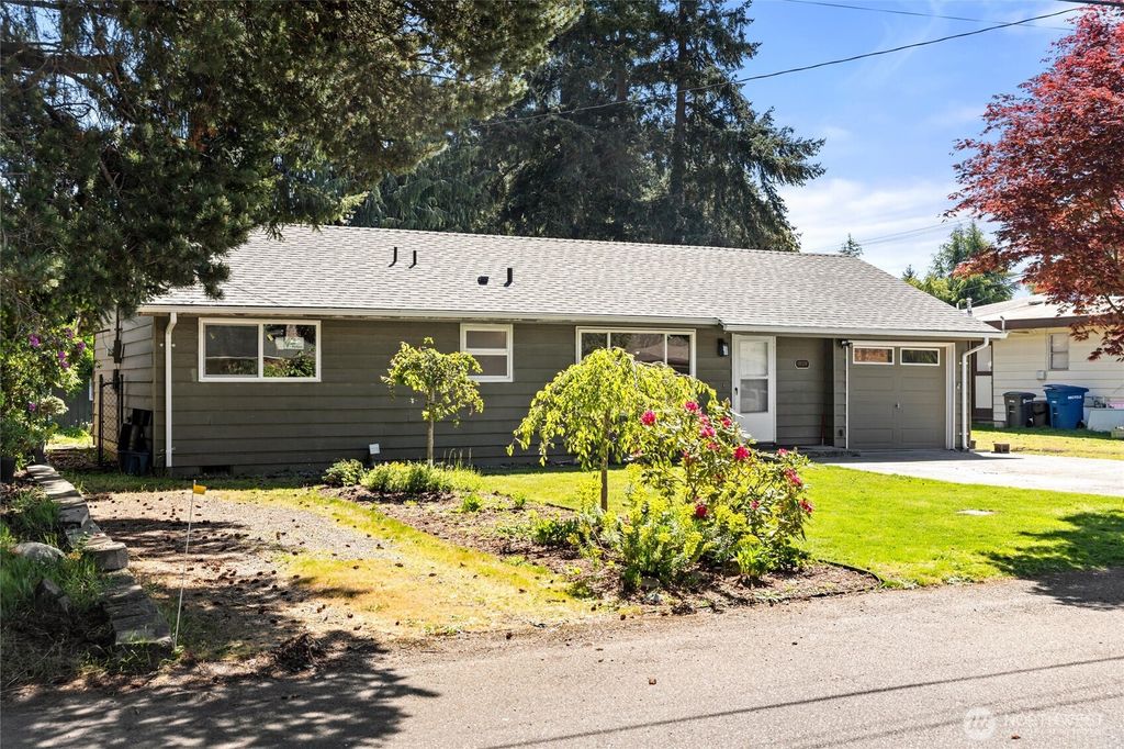 Photo of 18116 47th Avenue S, SeaTac, WA 98188 (MLS # 2370701)