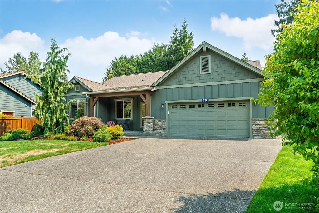 Photo of 726 Twin Brooks Drive, Mount Vernon, WA 98273 (MLS # 2562856)
