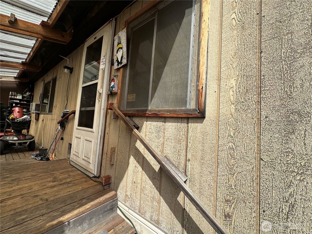 Photo of 4205 Auburn Way S #17, Auburn, WA 98092 (MLS # 2376248)