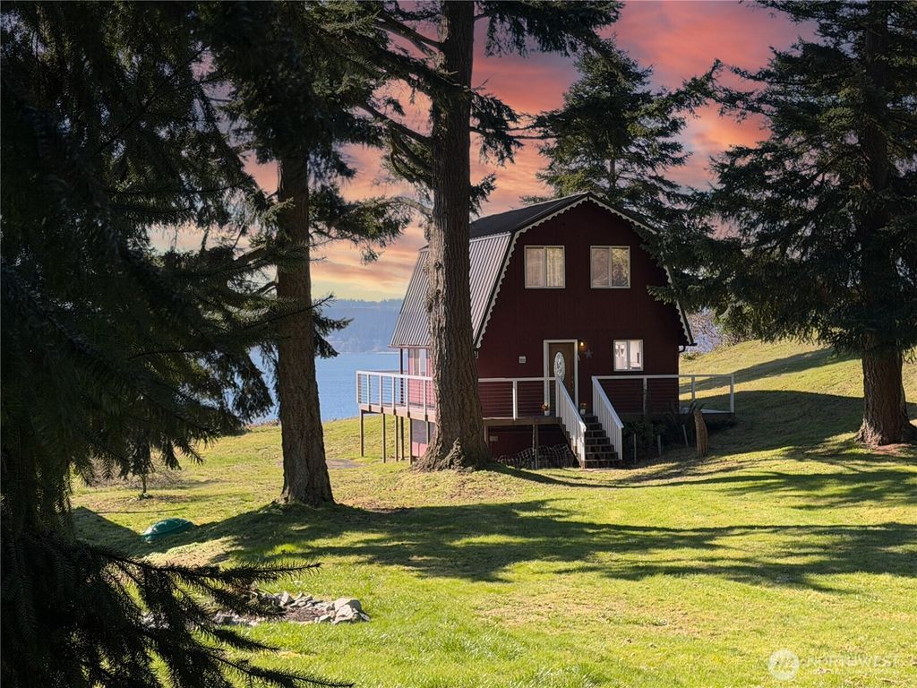 Photo of 46 G Mukilteo Way, Hat Island, WA 98206 (MLS # 2475618)