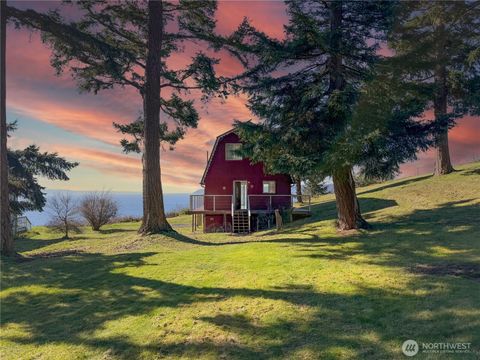 Photo of 46 G Mukilteo Way, Hat Island, WA 98206 (MLS # 2475618)