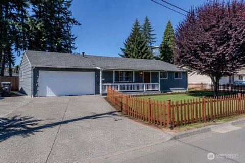 Photo of 2465 24th Street SE, Auburn, WA 98002 (MLS # 2562773)