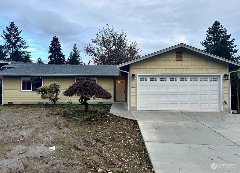 Photo of 10916 156th Court NE, Redmond, WA 98052 (MLS # 2309301)
