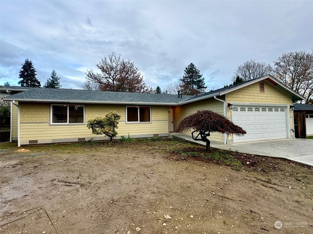 Photo of 10916 156th Court NE, Redmond, WA 98052 (MLS # 2309301)