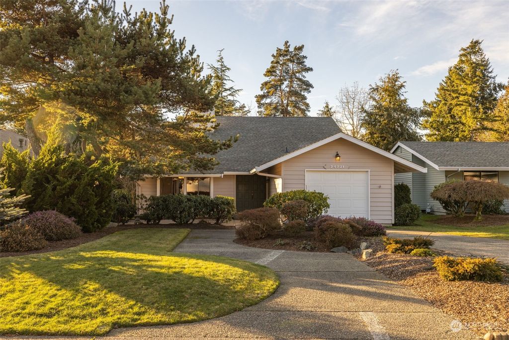 Photo of 24721 11th Avenue S, Des Moines, WA 98198 (MLS # 2190561)