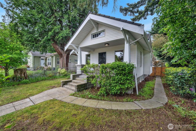 3551 SW 99th Street
