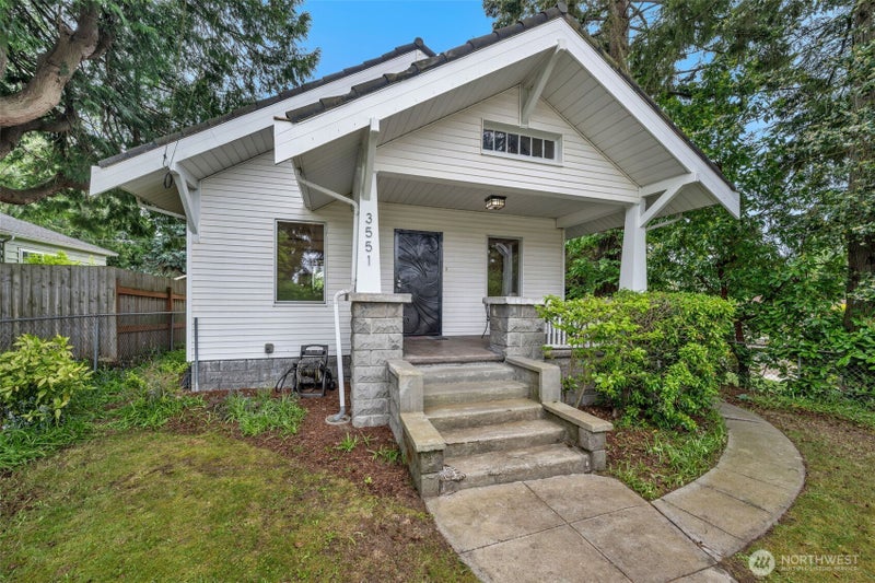3551 SW 99th Street