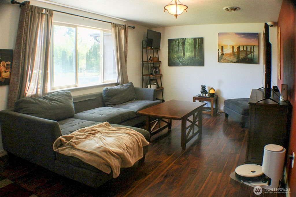 Photo of 131 SE 3rd Street, Milton-Freewater, OR 97862 (MLS # 2521479)