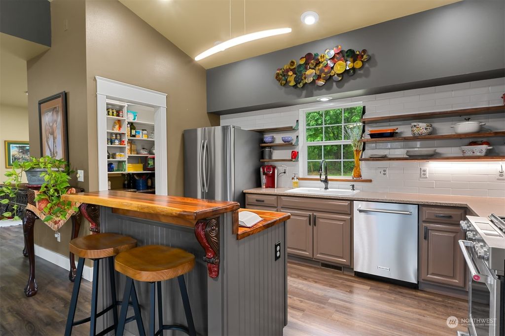 listing image 9365510153573718474