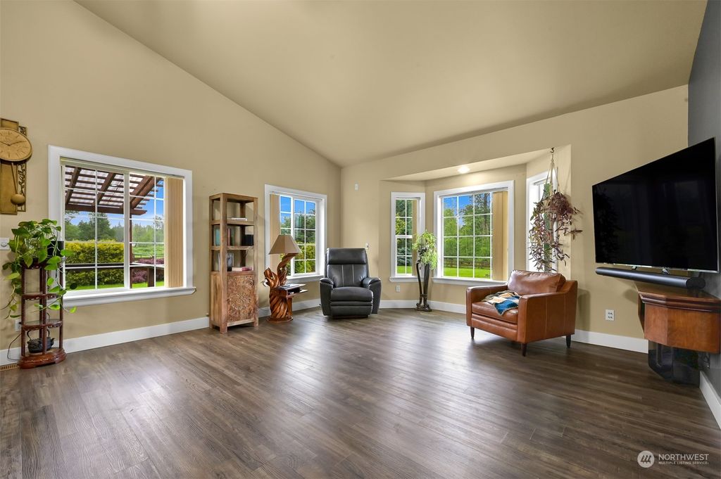 listing image 9361900848684498937