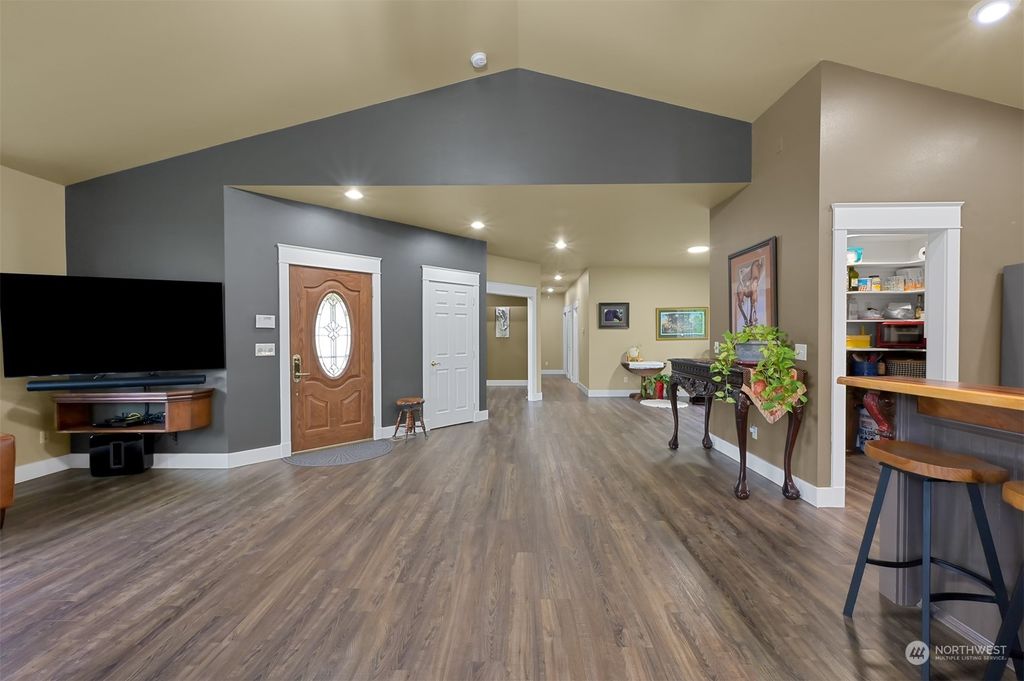 listing image 9360387787395508795