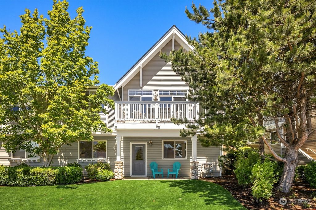 Photo of 23120 SE Black Nugget Road #S1, Issaquah, WA 98029 (MLS # 2248273)