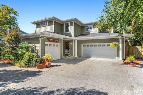 Photo of 902 S Linden Lane, Tacoma, WA 98465 (MLS # 2413886)