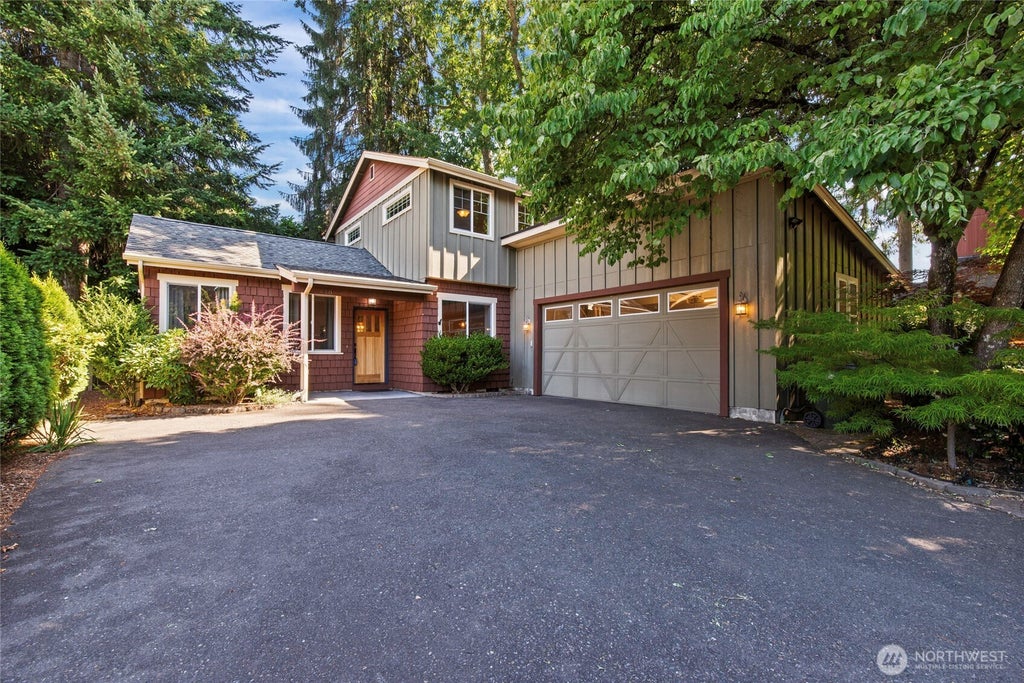 Photo of 446 North Street SE, Olympia, WA 98501 (MLS # 2555159)