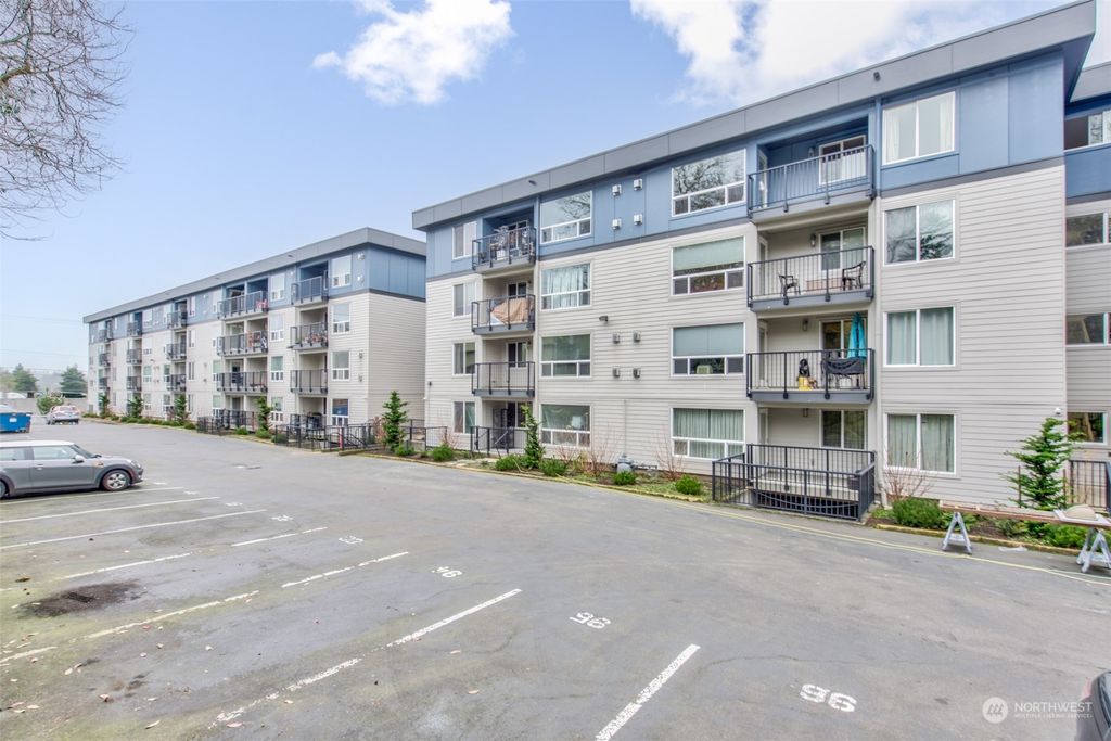 Photo of 9416 1st Avenue NE #212, Seattle, WA 98115 (MLS # 2325550)