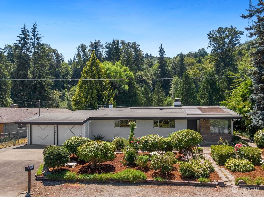 Photo of 13125 SE 151st Street, Renton, WA 98058 (MLS # 2262413)