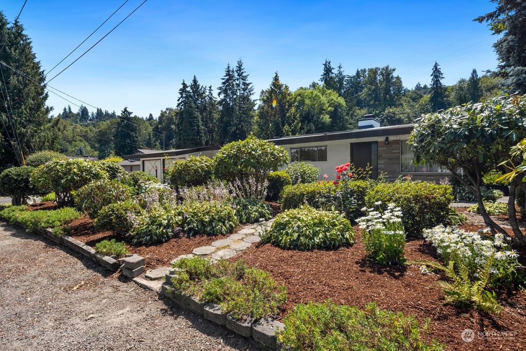 Photo of 13125 SE 151st Street, Renton, WA 98058 (MLS # 2262413)