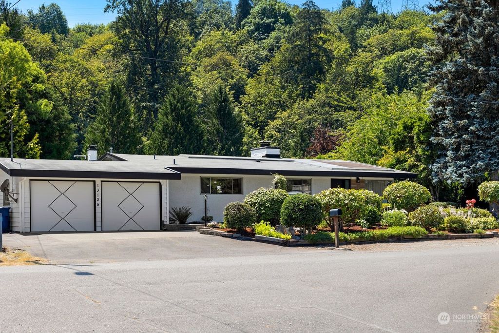 Photo of 13125 SE 151st Street, Renton, WA 98058 (MLS # 2262413)