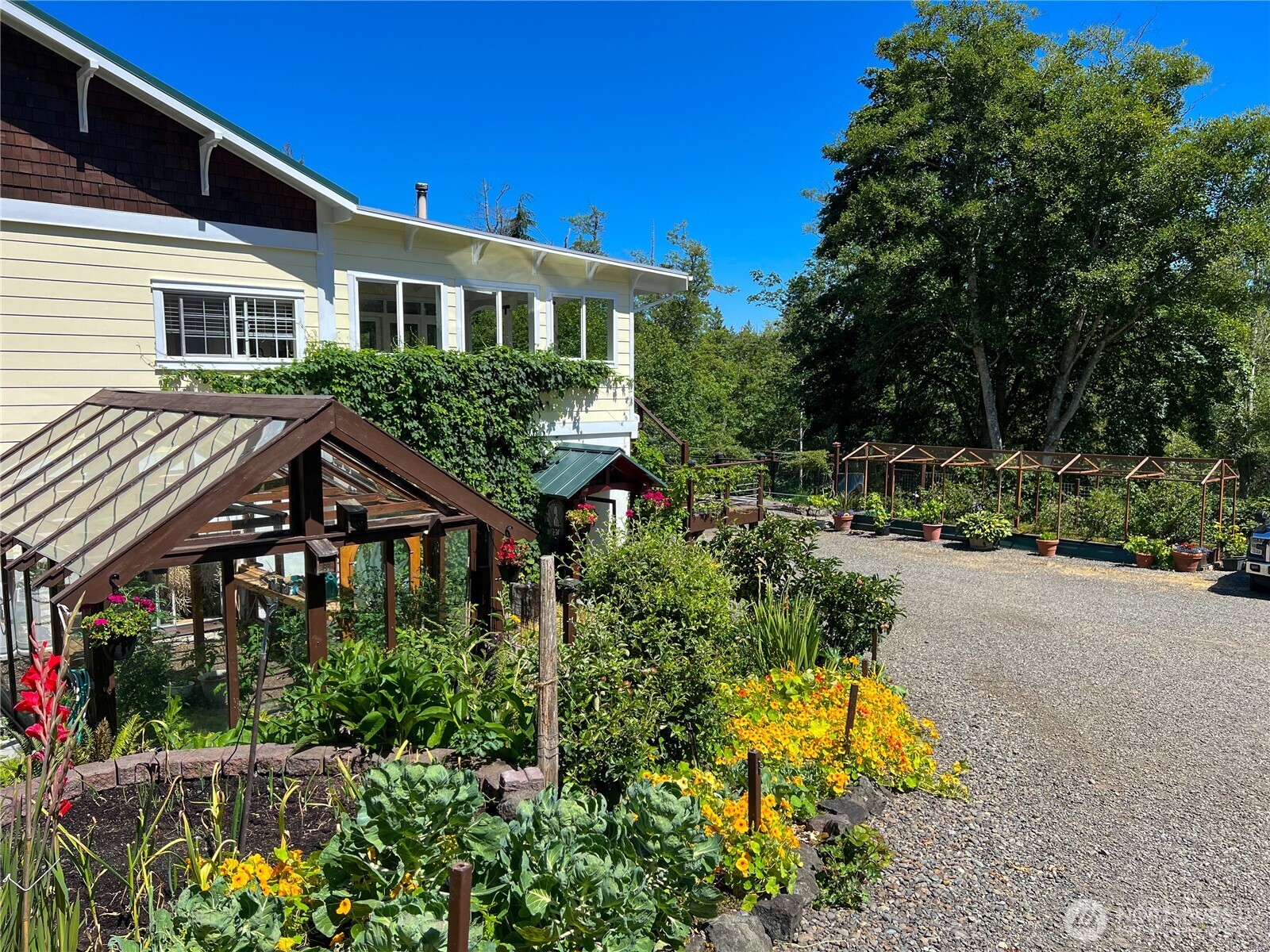 7251 Oak Bay Road