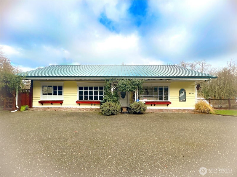 7251 Oak Bay Road