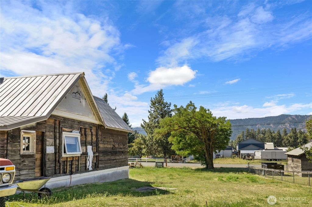 Photo of 1105 E Third Street, Cle Elum, WA 98922 (MLS # 2481174)