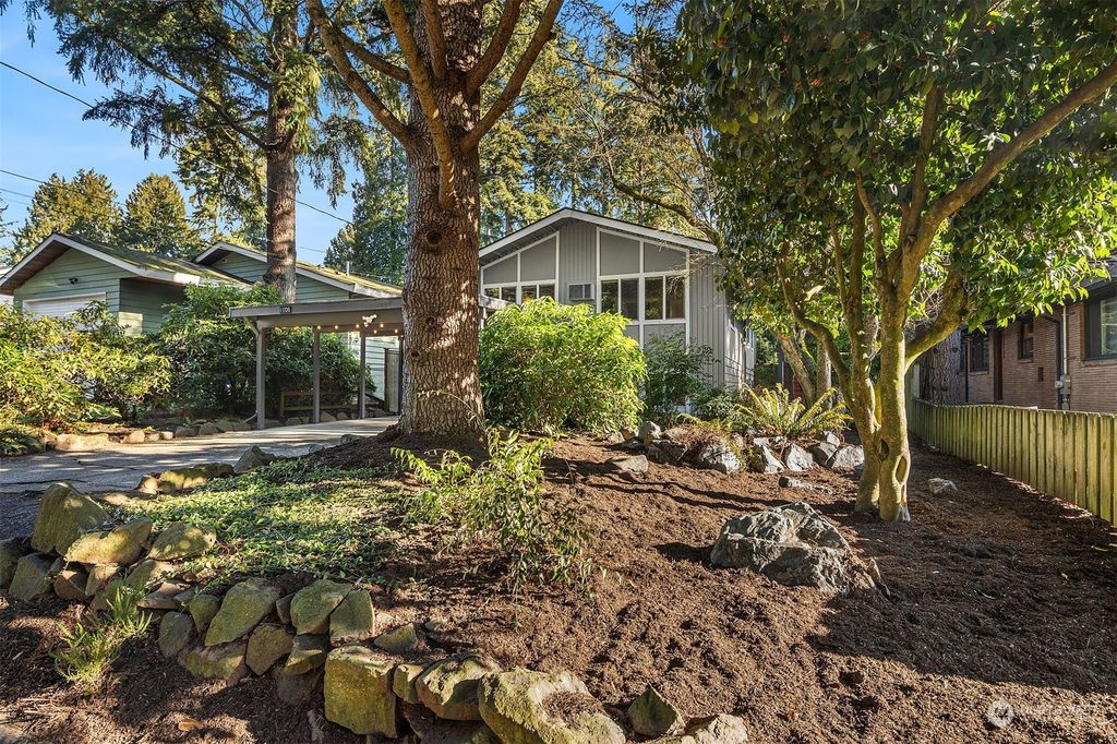 Photo of 11730 36th Avenue NE, Seattle, WA 98125 (MLS # 2326271)