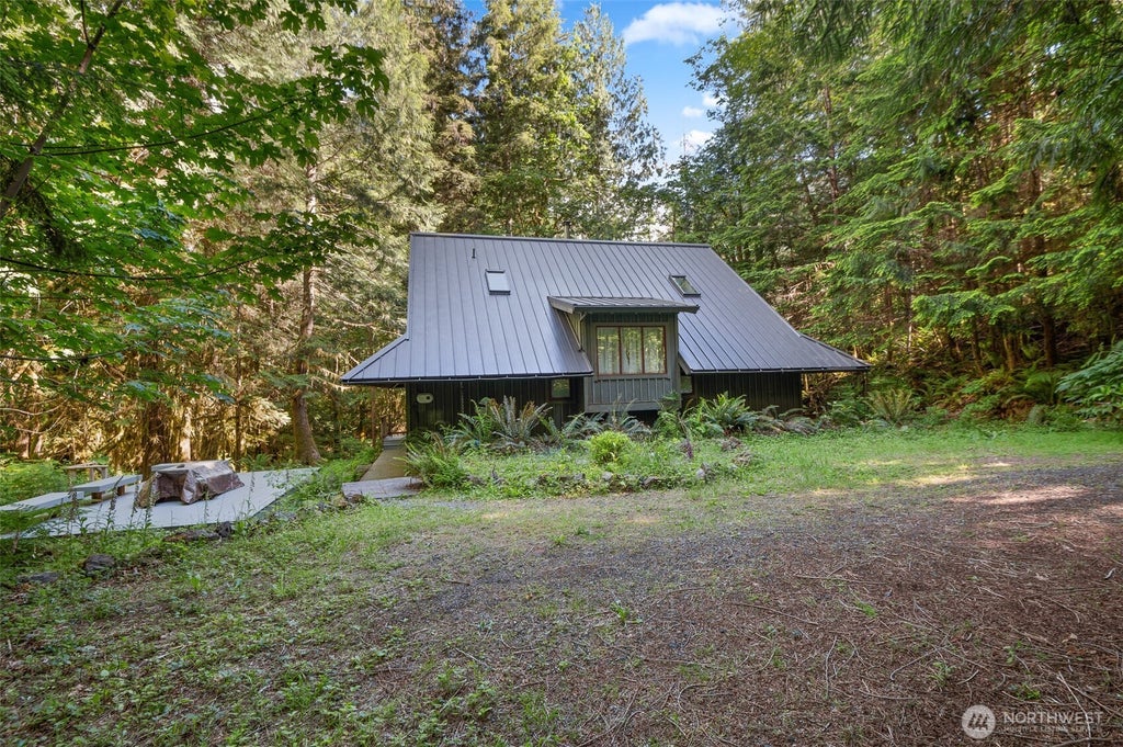 Photo of 315 Coyote Road, Brinnon, WA 98320 (MLS # 2546416)
