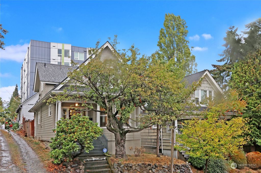 Photo of 1014 E Spruce Street, Seattle, WA 98122 (MLS # 2036396)