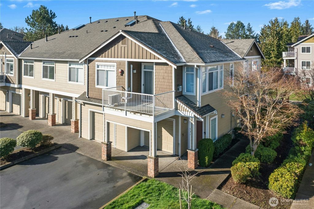 Photo of 529 241st Lane SE, Sammamish, WA 98074 (MLS # 2484663)