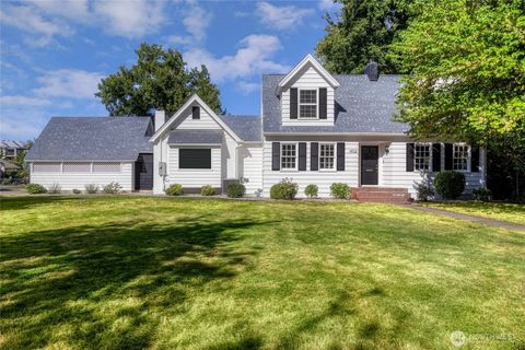 Photo of 1402 Howard Street, Walla Walla, WA 99362 (MLS # 2418236)