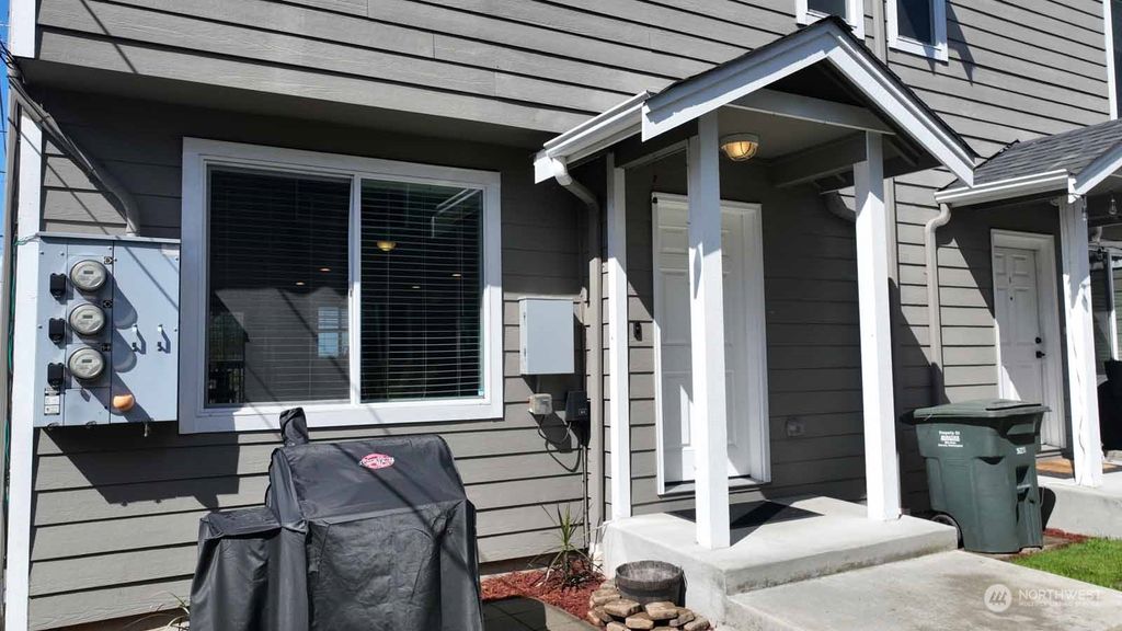 Photo of 2620 Grand Avenue #C, Everett, WA 98201 (MLS # 2225116)