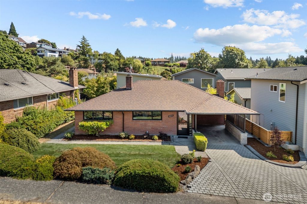 Photo of 4027 SW Trenton Street, Seattle, WA 98136 (MLS # 2411789)