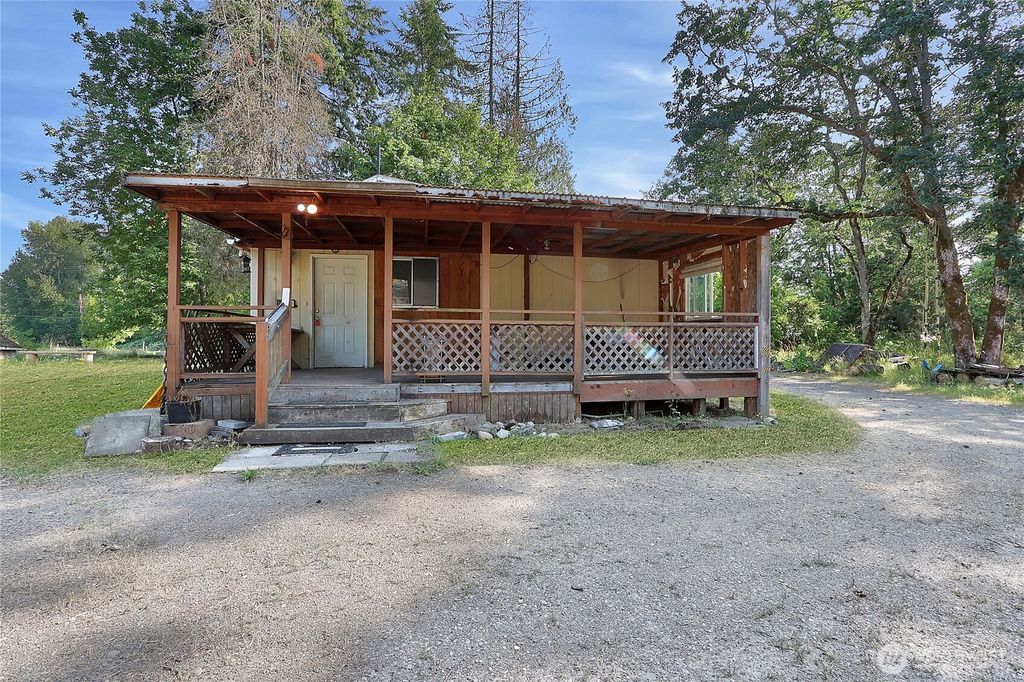 Photo of 514 Huggins Greig Road S, Roy, WA 98580 (MLS # 2502120)