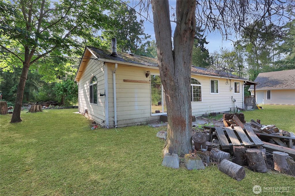 Photo of 514 Huggins Greig Road S, Roy, WA 98580 (MLS # 2502120)