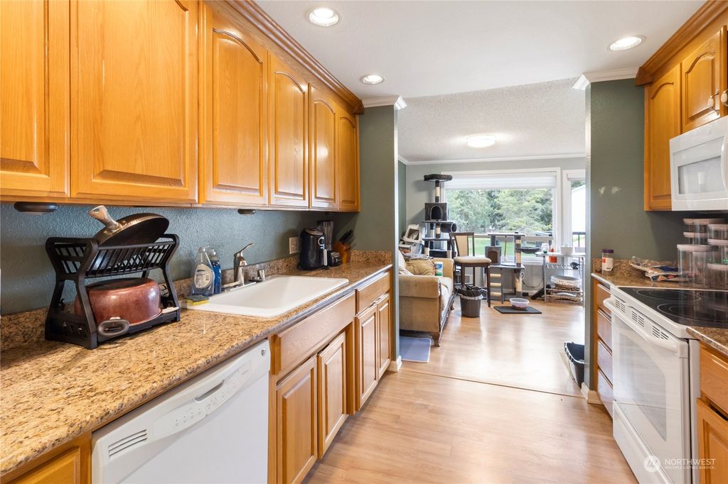 Photo of 1828 SW 318th Place #24 D, Federal Way, WA 98023 (MLS # 2204950)