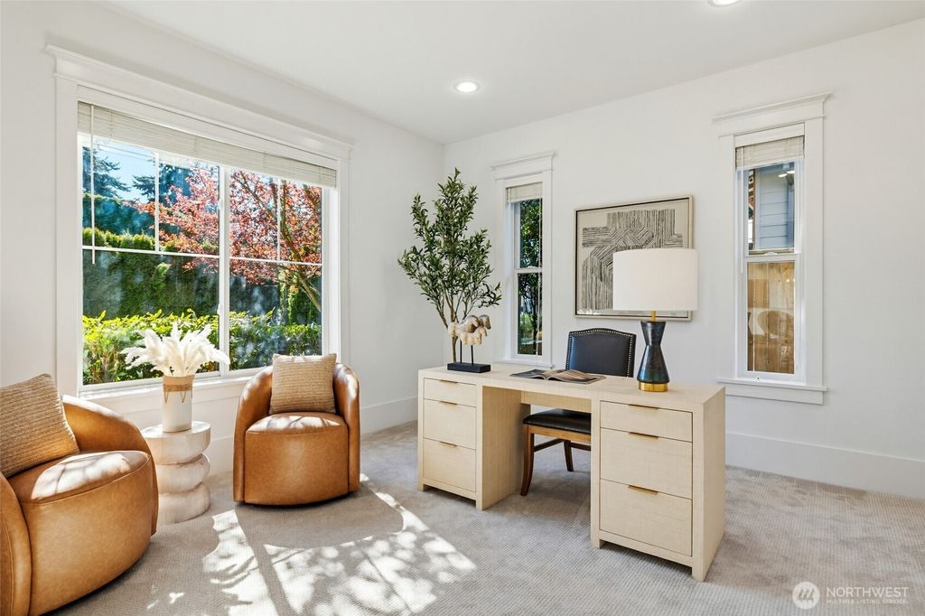 Photo of 10610 NE 28th Street, Bellevue, WA 98004 (MLS # 2481463)