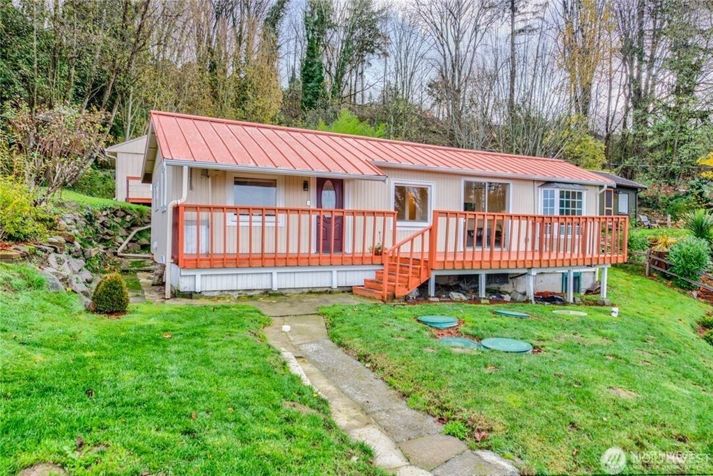 Photo of 10904 49th Ave S Ave, Tukwila, WA 98178 (MLS # 2470485)