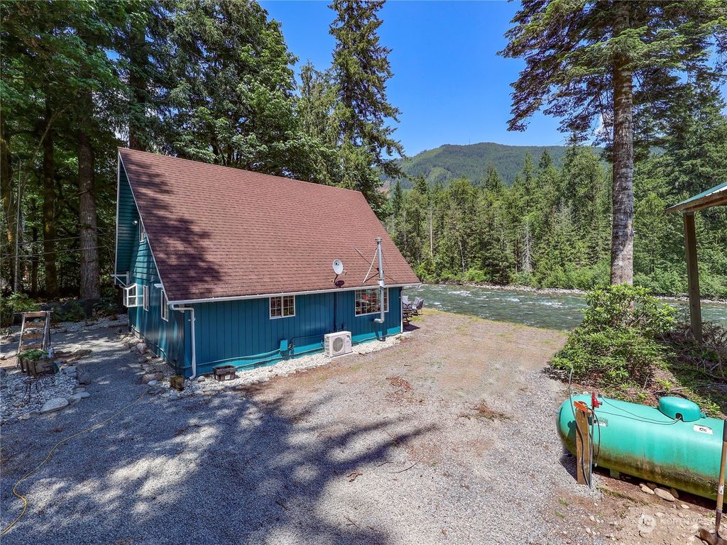 Photo of 25921 Clear Creek Road, Darrington, WA 98241 (MLS # 2132146)